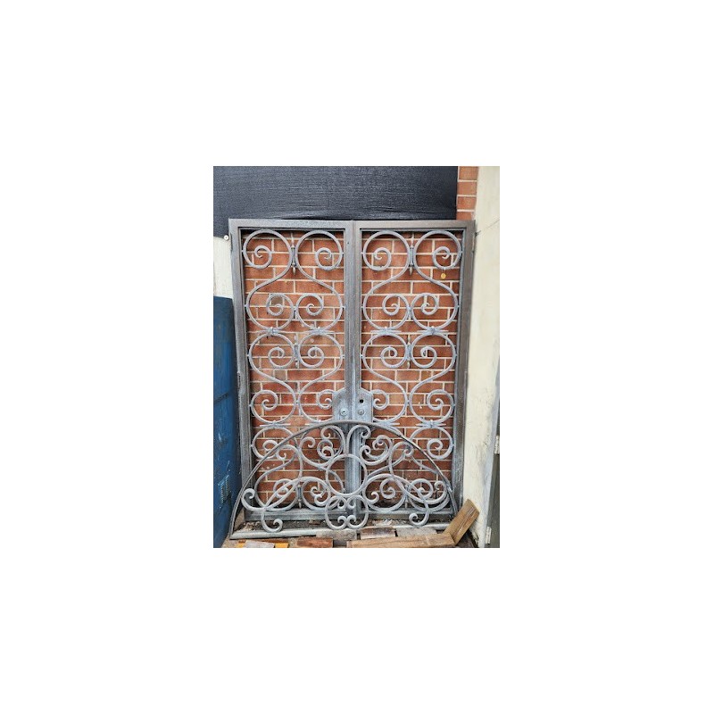 BRONZE DOOR GATE