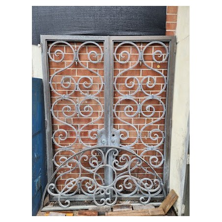 BRONZE DOOR GATE