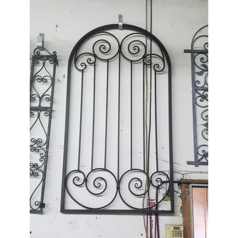 ARCHED WALKWAY GATE